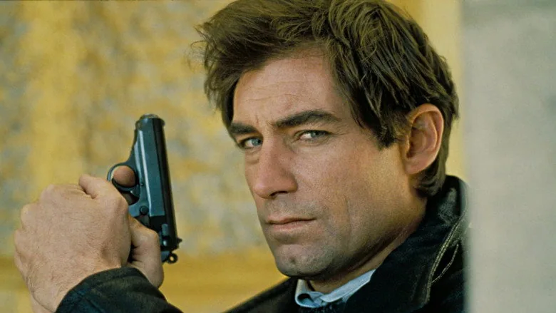 James Bond: Yaşayan Gün Işıkları sahne 2